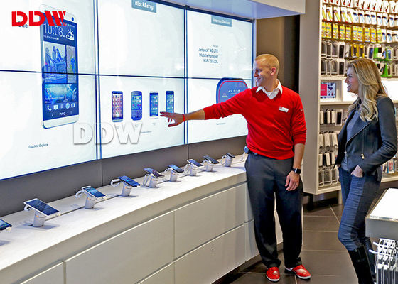 مستشعر الحركة 55 جدار فيديو تفاعلي عالي الدقة المادية 1920 * 1080 إضاءة خلفية LED