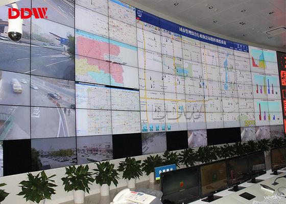 زاوية عرض 178 درجة 46 شاشة عرض فيديو LCD ، جدار فيديو LED منحني بإطار ضيق